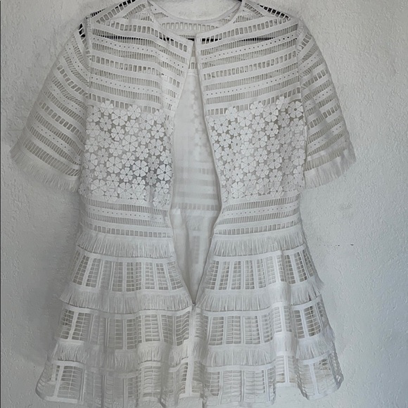 White blouse - Picture 5 of 9